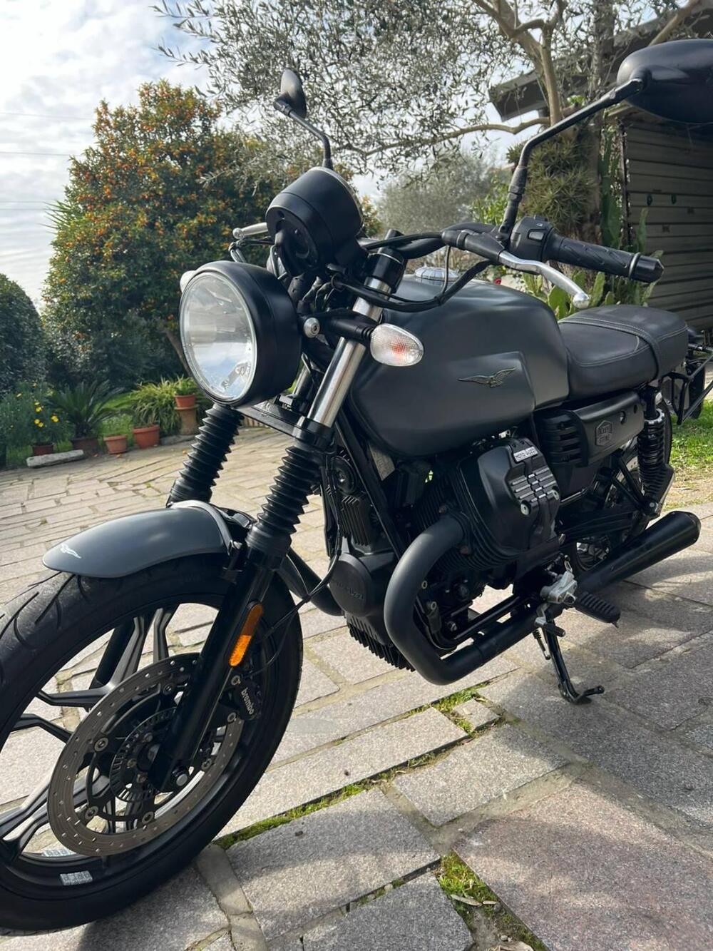 Moto Guzzi V7 III Stone (2017 - 20)