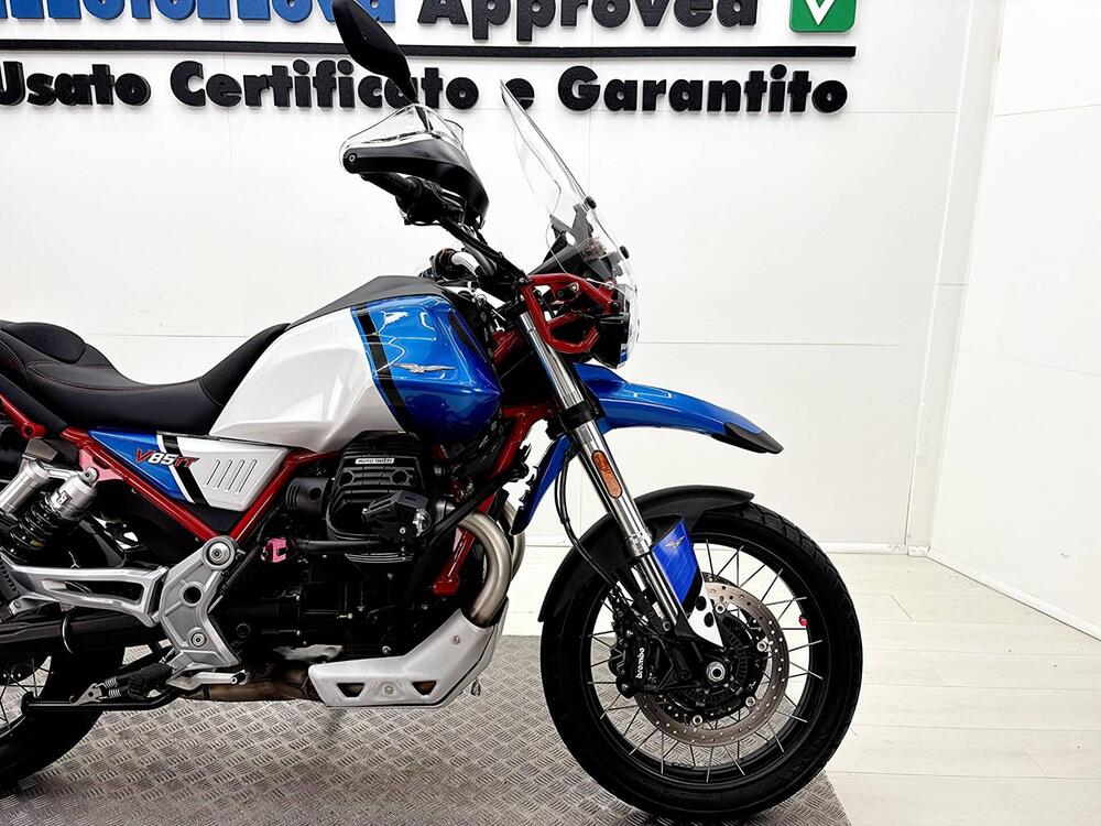 Moto Guzzi V85 TT Evocative Graphics (2021 - 23) (9)
