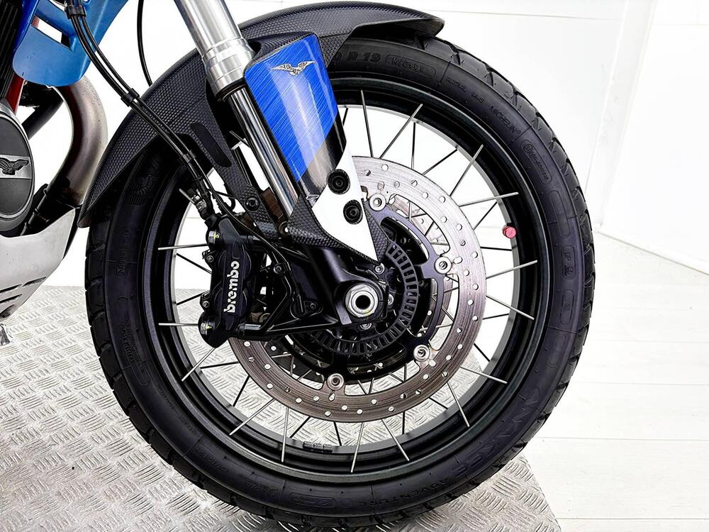 Moto Guzzi V85 TT Evocative Graphics (2021 - 23) (12)