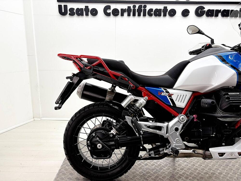 Moto Guzzi V85 TT Evocative Graphics (2021 - 23) (7)