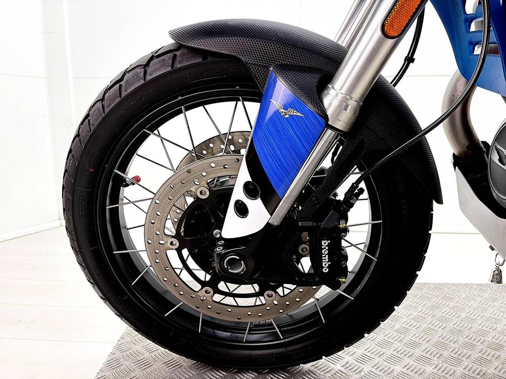 Moto Guzzi V85 TT Evocative Graphics (2021 - 23) (13)