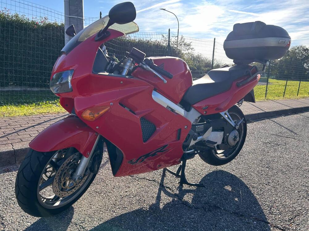 Honda VFR 800 (1998 - 01) (2)