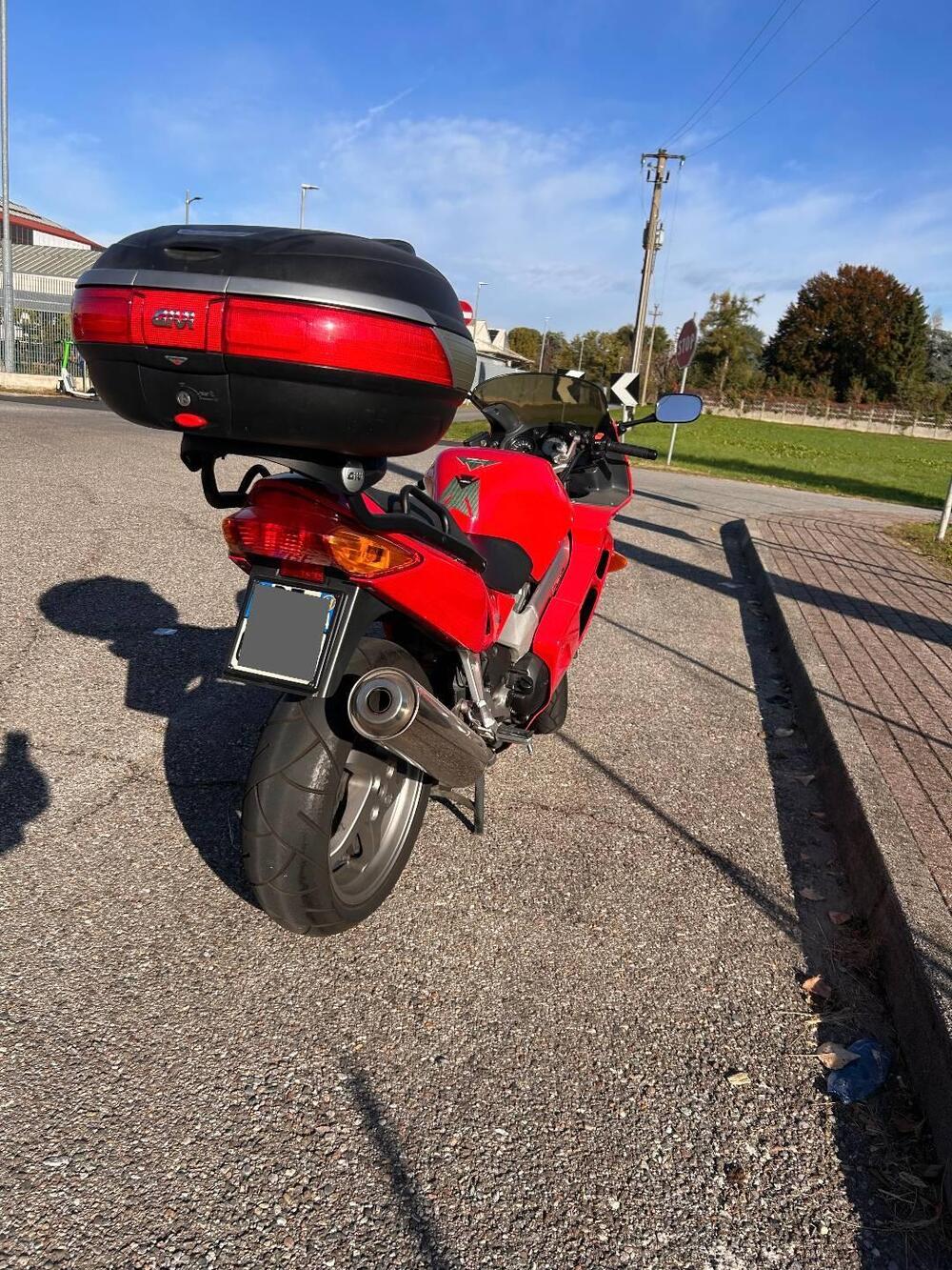 Honda VFR 800 (1998 - 01) (4)