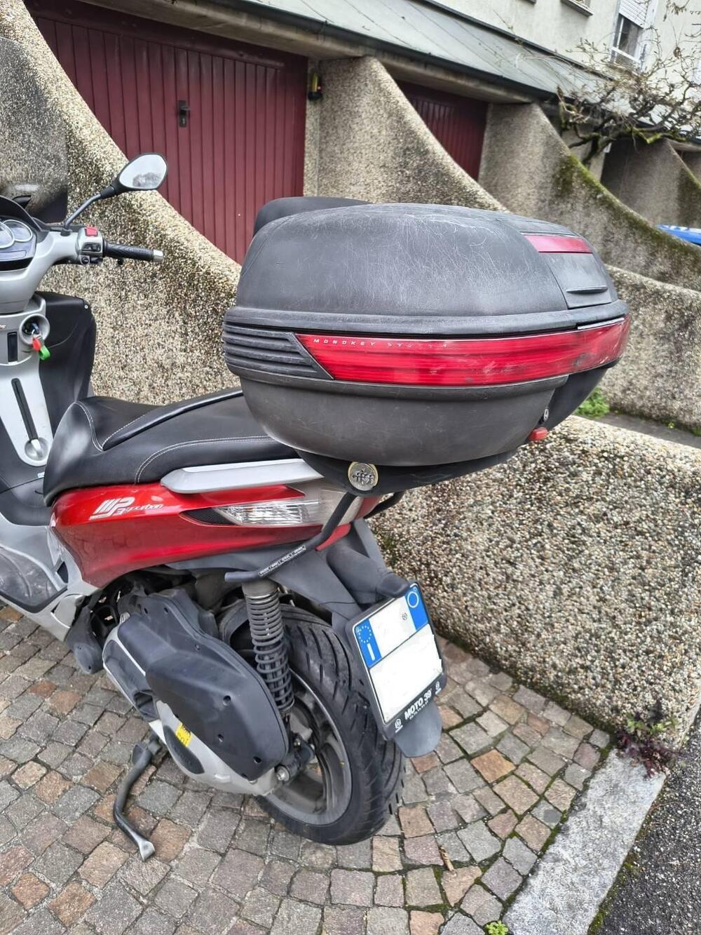 Piaggio Mp3 300 ie Yourban ERL (2011 - 17) (2)