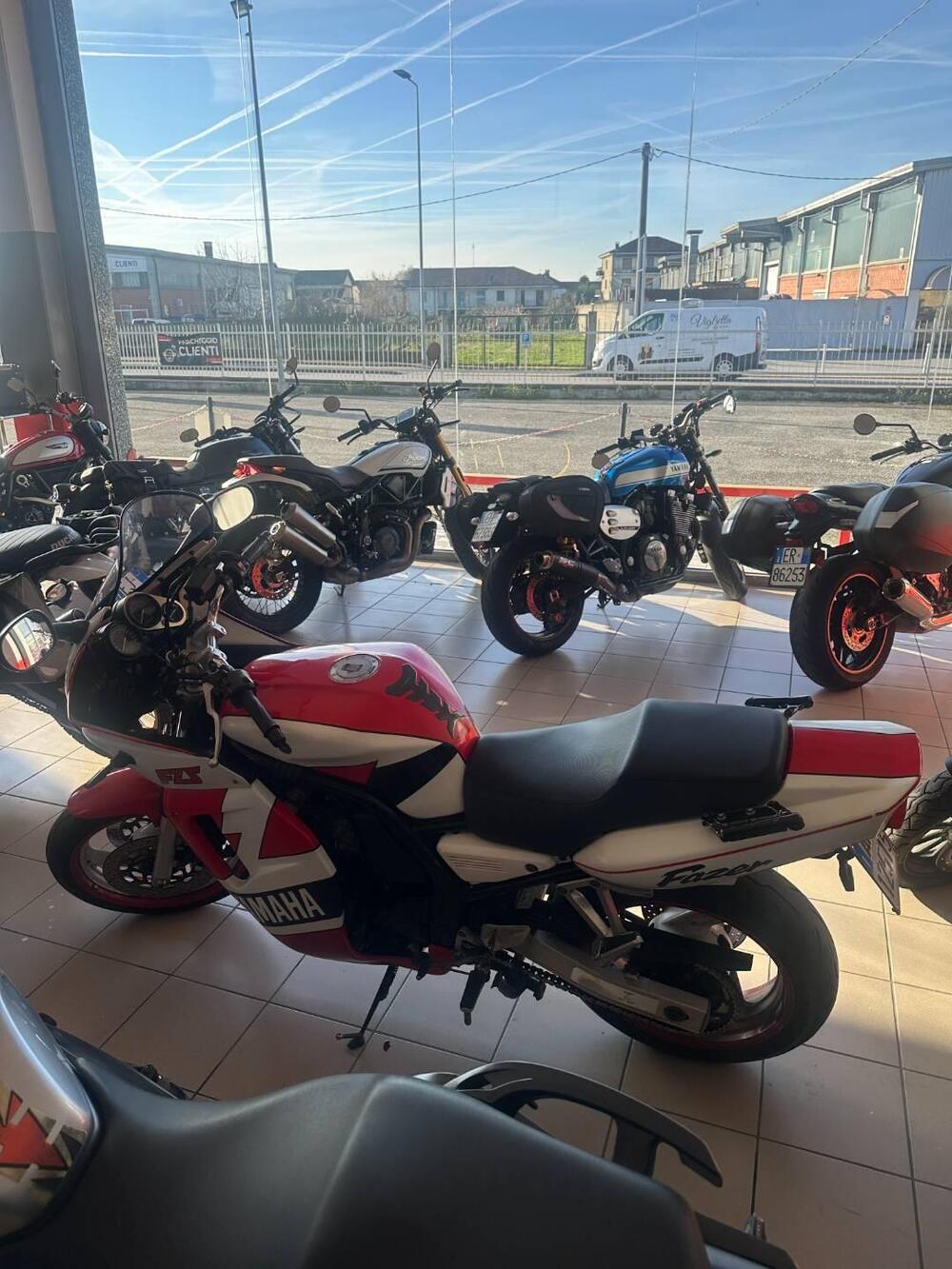 Yamaha FZS 600 Fazer (1998 - 01) (3)