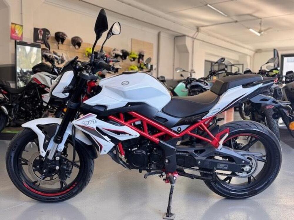 Benelli BN 125 (2021 - 25) (4)