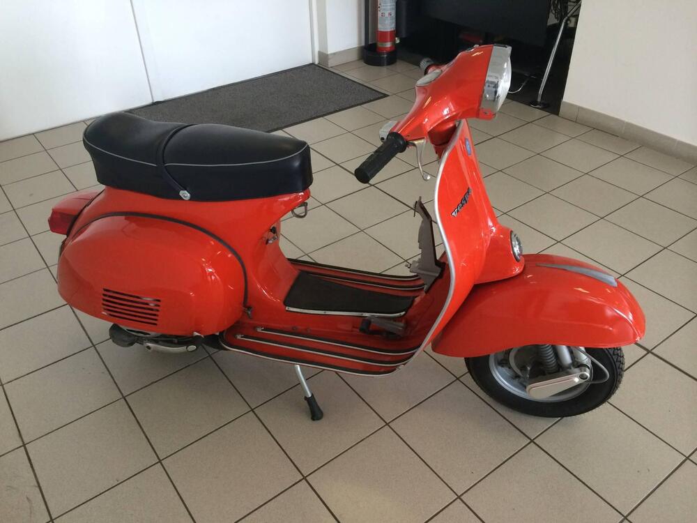 Piaggio Vespa 125 GTR (3)