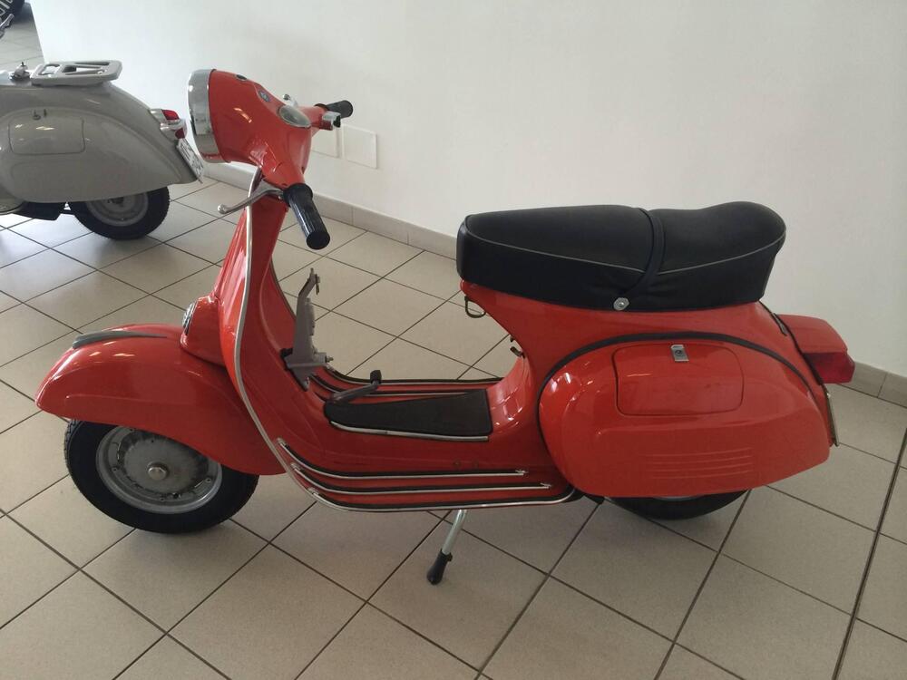 Piaggio Vespa 125 GTR (2)