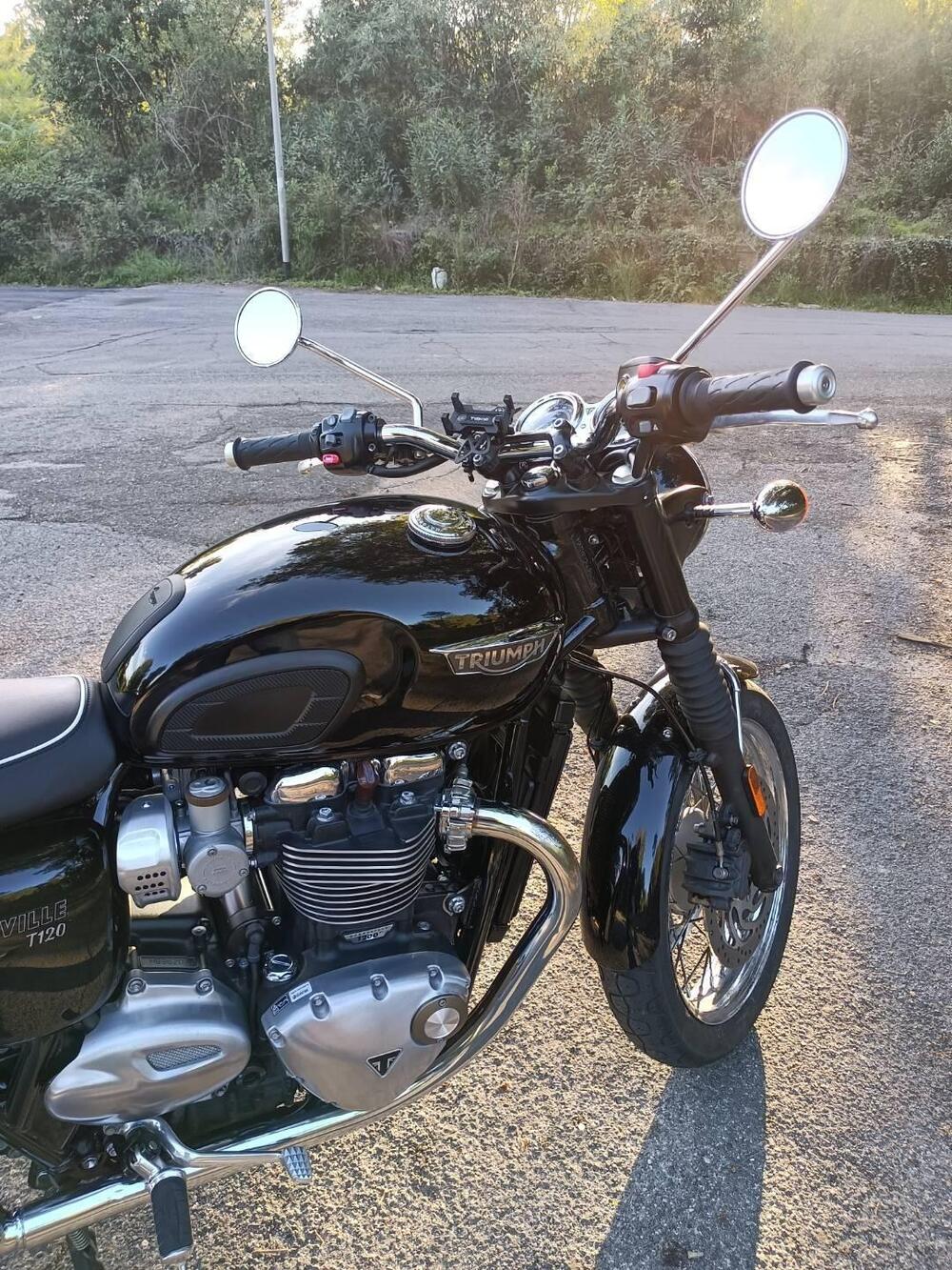 Triumph Bonneville T120 Black (2017 - 20) (4)
