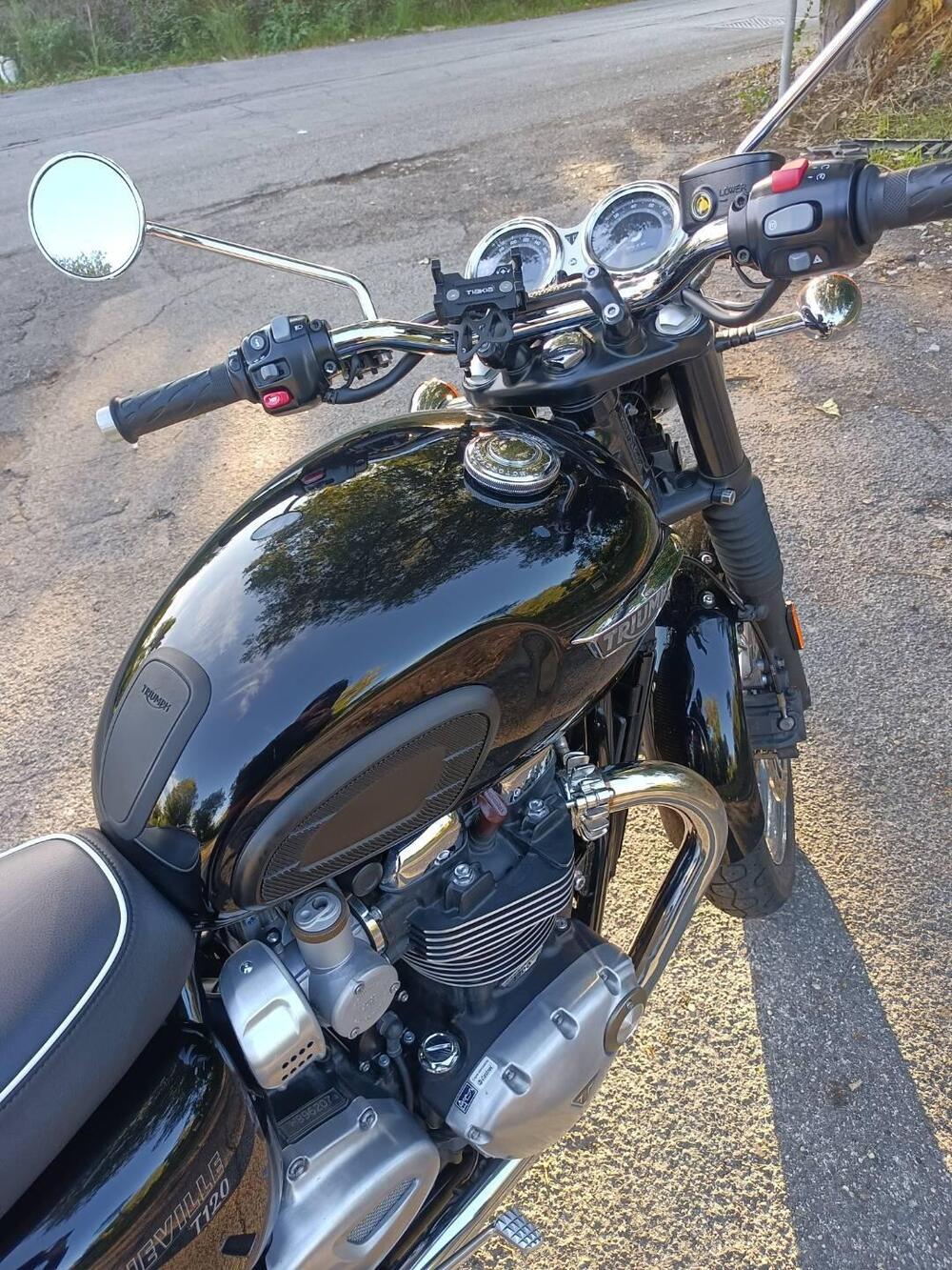Triumph Bonneville T120 Black (2017 - 20) (7)