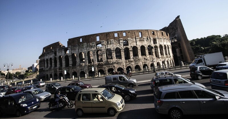 Zona 30 a Roma sbarca in tribunale. Cosa cambia per chi vive la Capitale su due ruote?