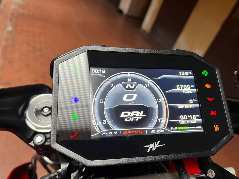 MV Agusta Brutale 1000 RS (2022 - 26) (8)