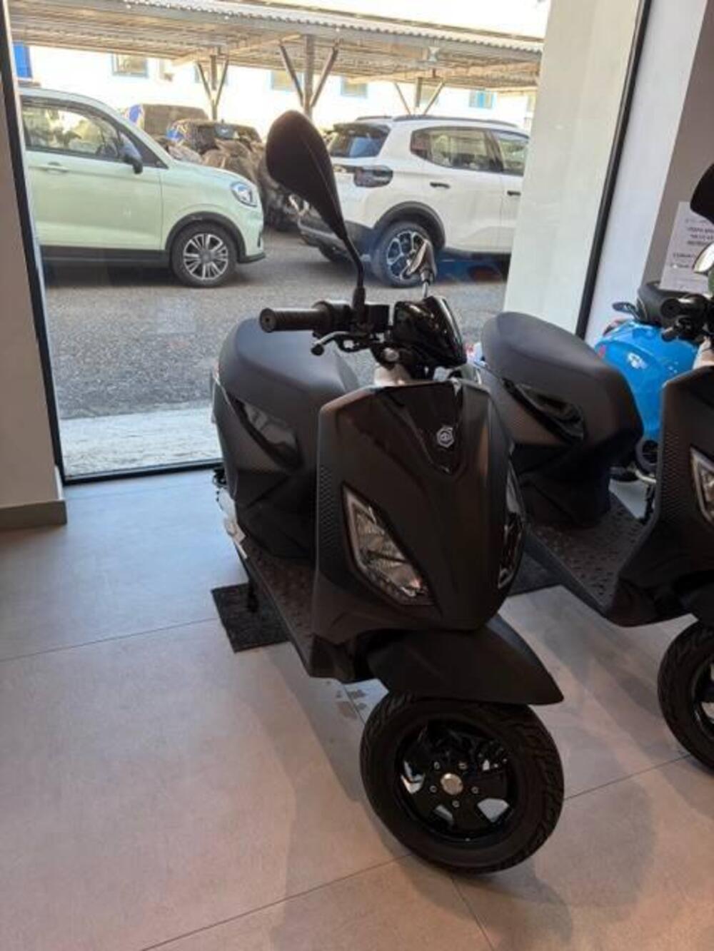 Piaggio 1 Active (2022 - 26) (2)