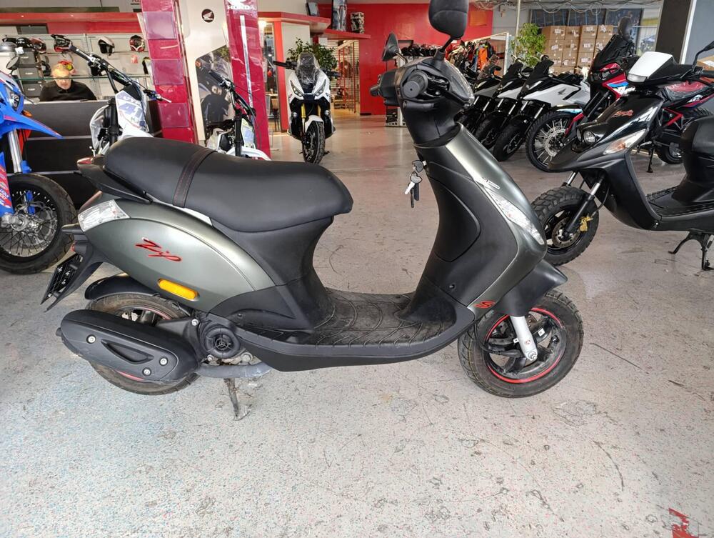 Piaggio Zip 50 S 4T (2021 - 25) (2)
