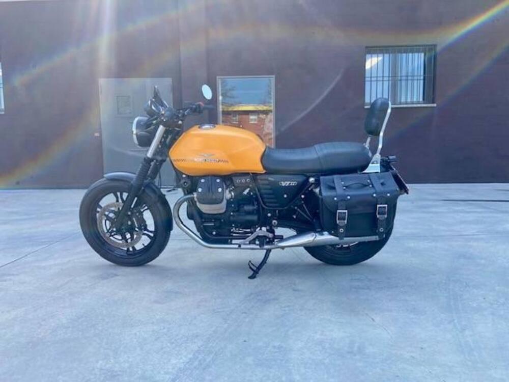 Moto Guzzi V7 II Stone (2015 - 17)