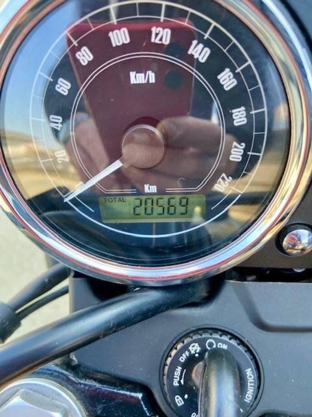 Moto Guzzi V7 II Stone (2015 - 17) (6)