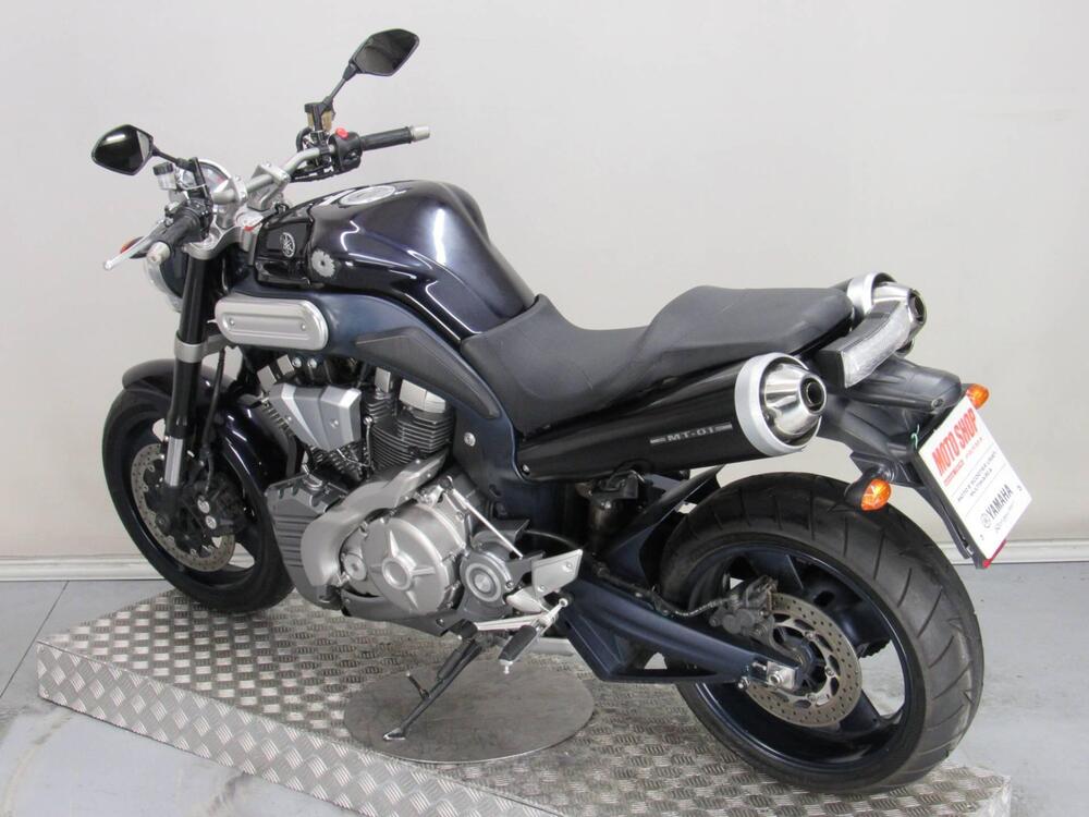 Yamaha MT-01 (2005- 11) (6)