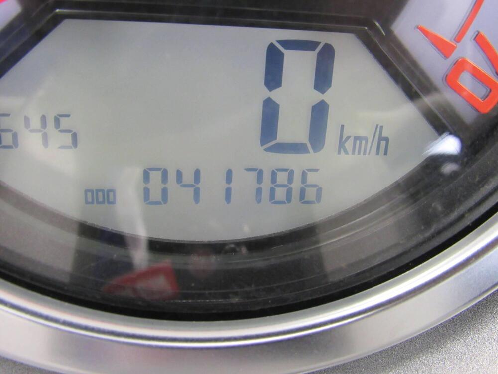Yamaha MT-01 (2005- 11) (8)