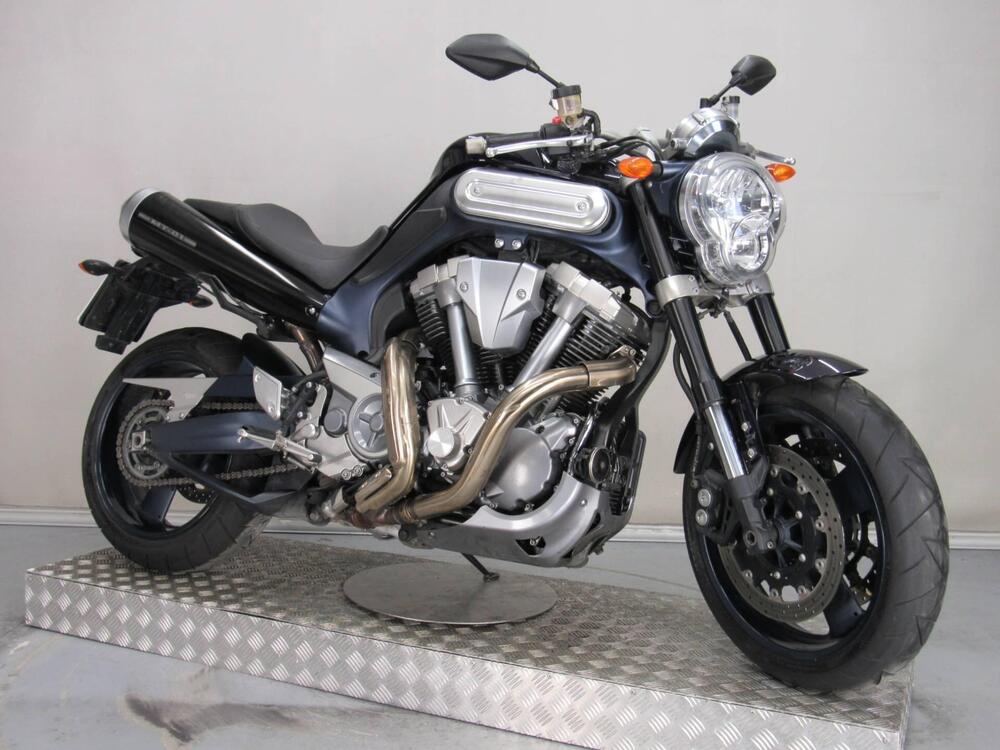 Yamaha MT-01 (2005- 11) (9)