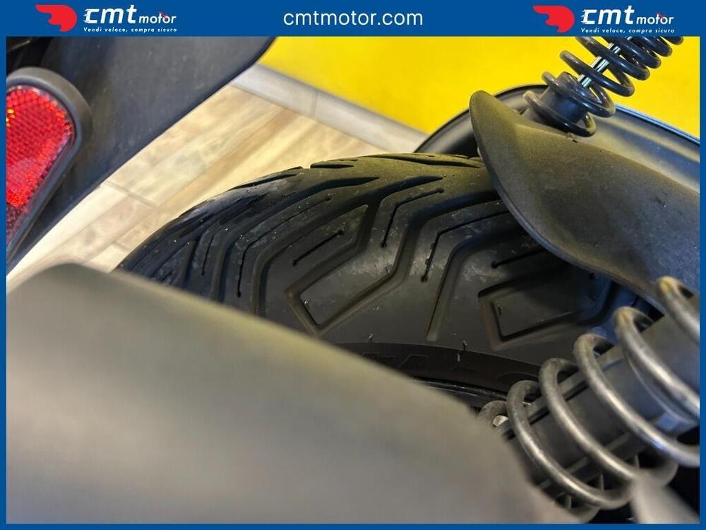 Piaggio Beverly 350 Police ABS-ASR (2018 - 20) (7)