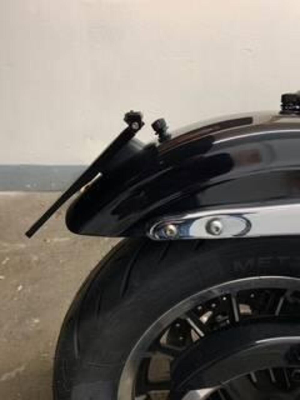 Harley-Davidson 883 R (2008 - 16) - XL 883R (11)