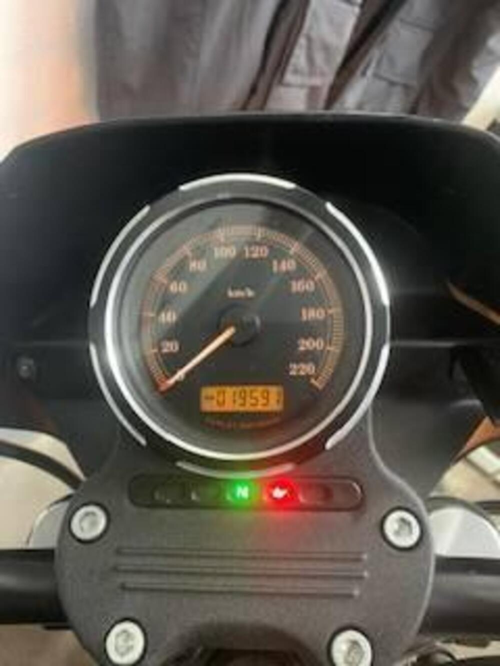 Harley-Davidson 883 R (2008 - 16) - XL 883R (13)