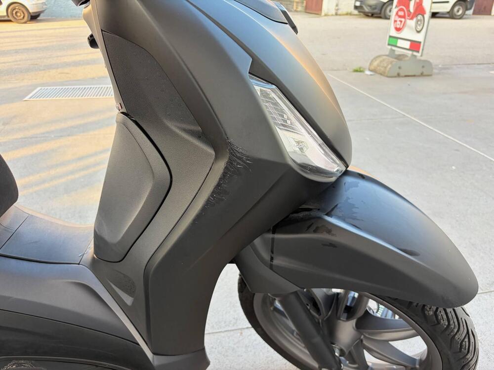 Piaggio Beverly 300 S ABS-ASR (2021 - 25) (2)