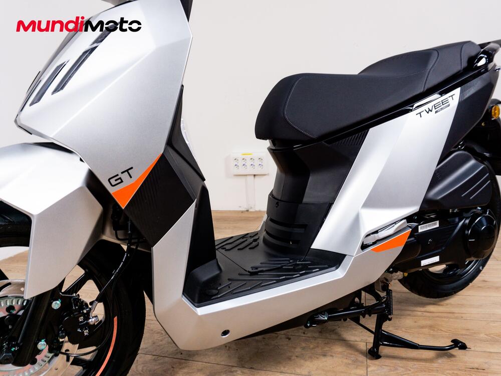 Peugeot Tweet 200 FL GT (2025 - 26) (9)