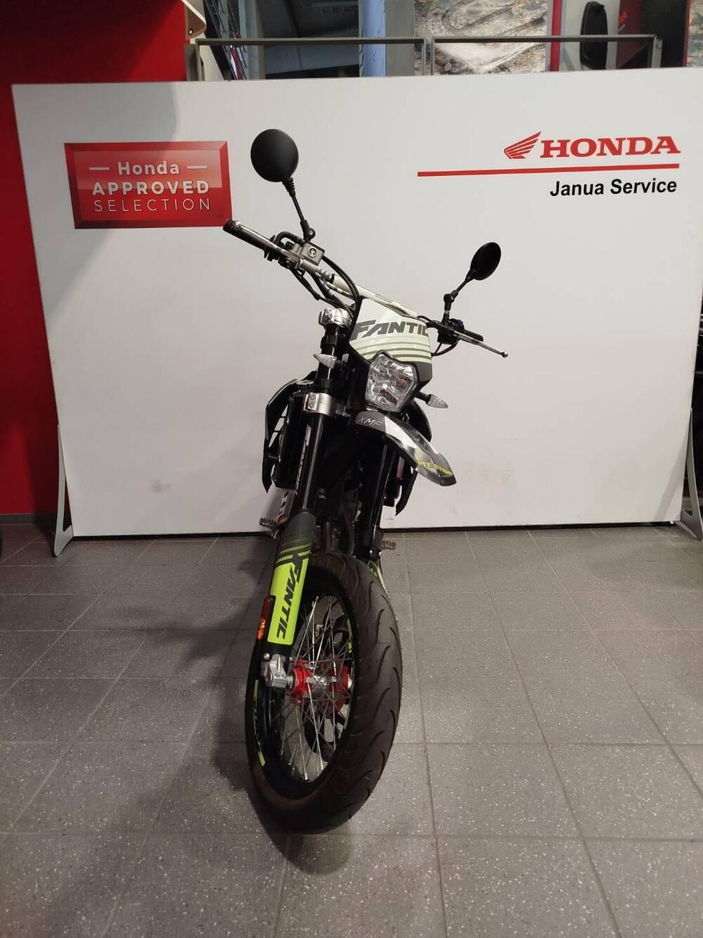 Fantic Motor XMF 125 Motard Performance 4T (2023 - 24) (3)
