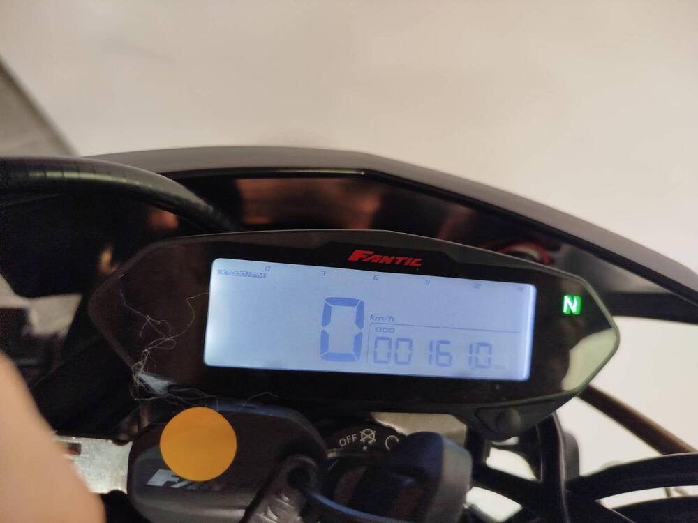 Fantic Motor XMF 125 Motard Performance 4T (2023 - 24) (5)