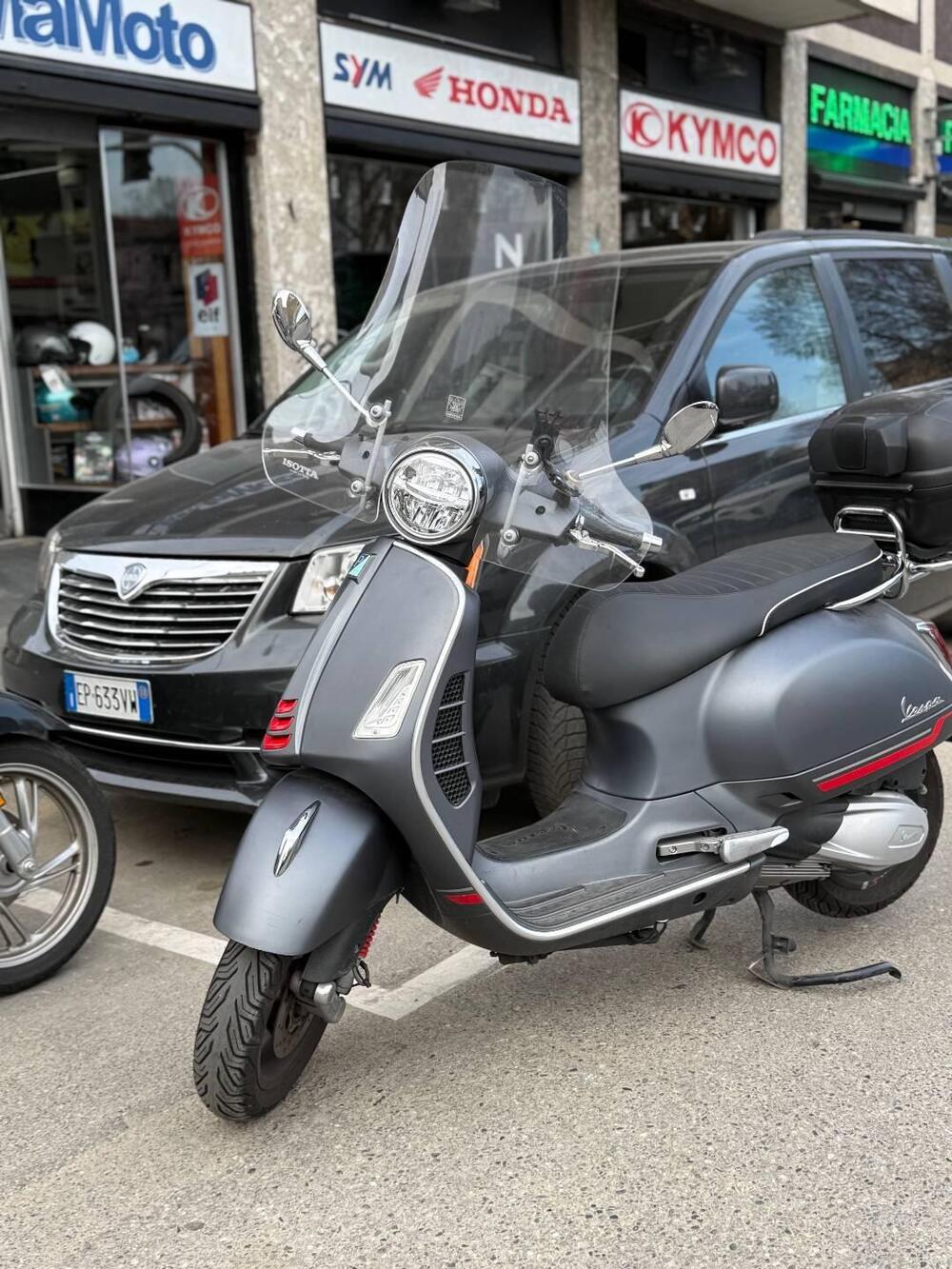 Vespa GTS 300 Super Hpe (2021 - 22) (2)