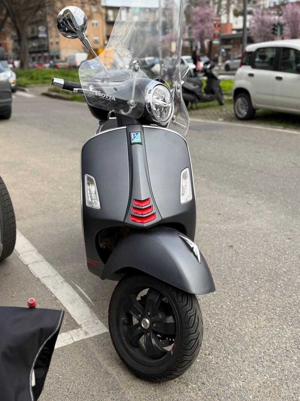 Vespa GTS 300 Super Hpe (2021 - 22) (3)