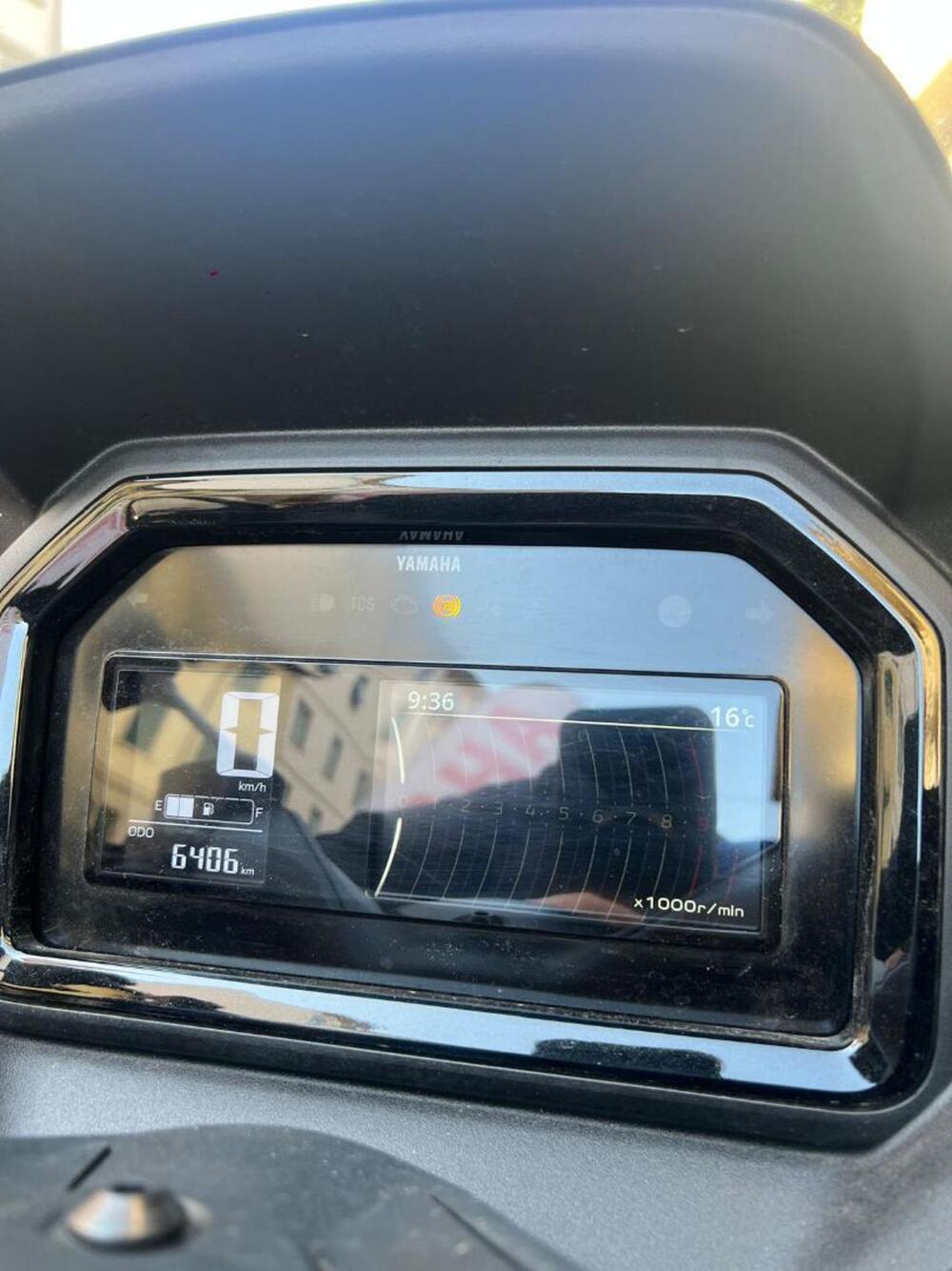 Yamaha X-Max 300 Tech Max (2025 - 26) (5)