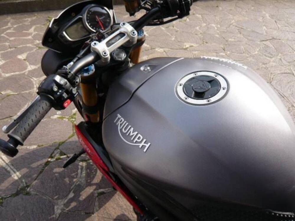 Triumph Speed Triple 1050 R ABS (2016 - 17) (9)