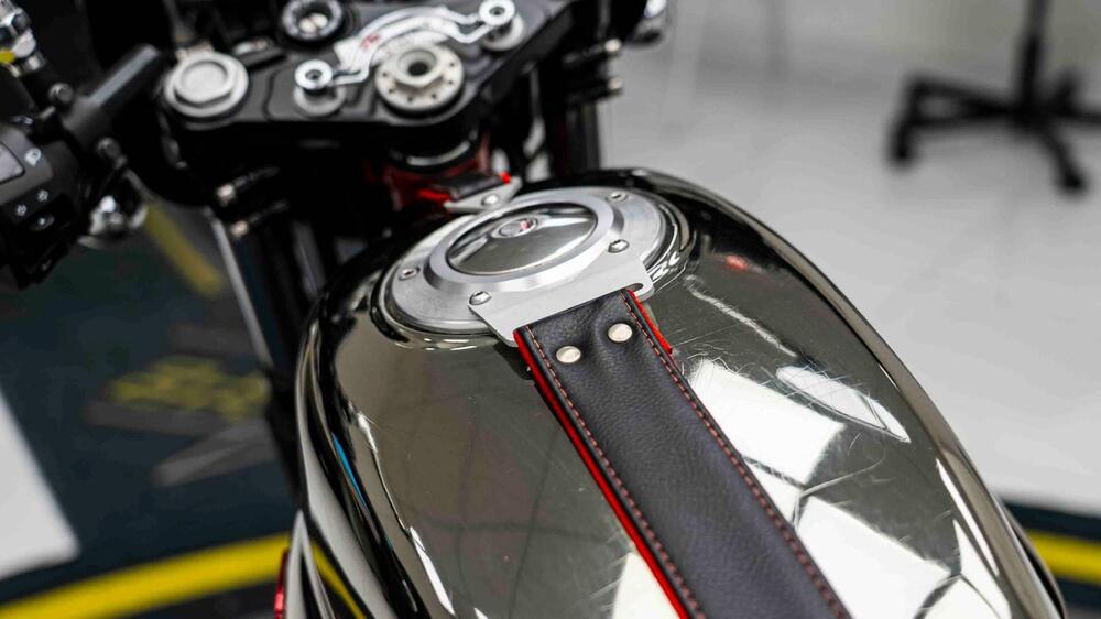 Moto Guzzi V7 Racer (2012 - 14) (17)