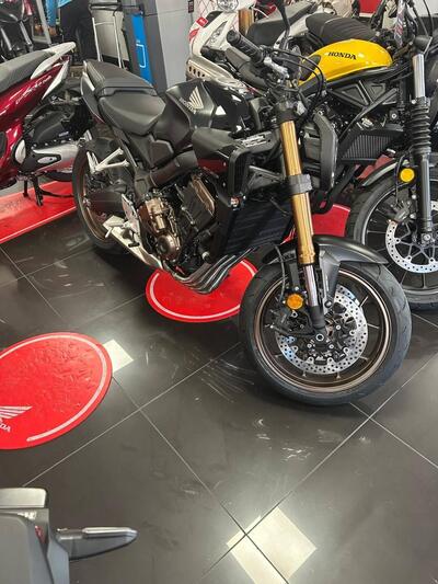 Honda CB 650 R E-Clutch (2024 - 26) nuova