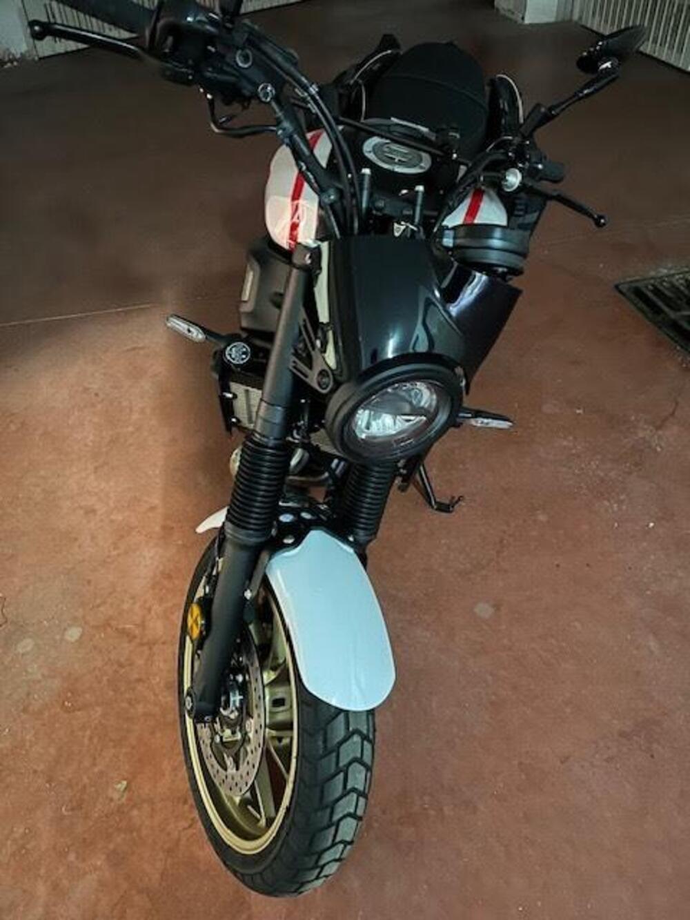 Yamaha XSR 700 XTribute (2022 - 24) (4)