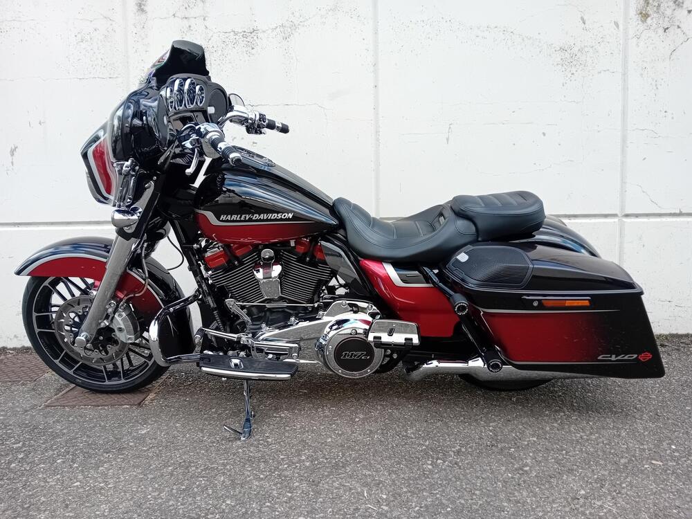 Harley-Davidson 117 Street Glide (2021) - FLHXSE (2)
