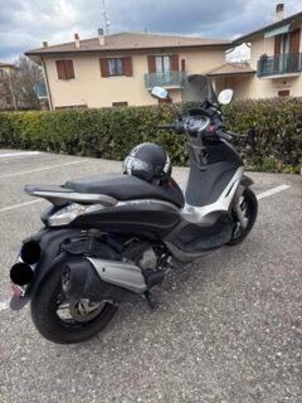 Piaggio Beverly 350 SportTouring ie ABS (2011 - 17) (8)