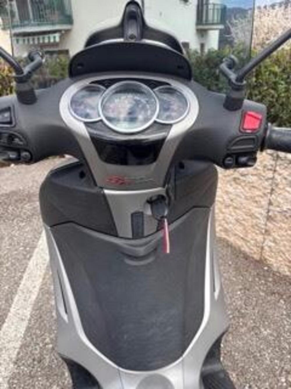 Piaggio Beverly 350 SportTouring ie ABS (2011 - 17) (9)