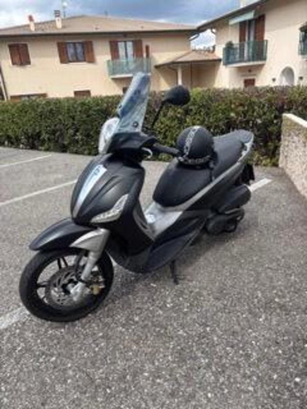 Piaggio Beverly 350 SportTouring ie ABS (2011 - 17) (3)