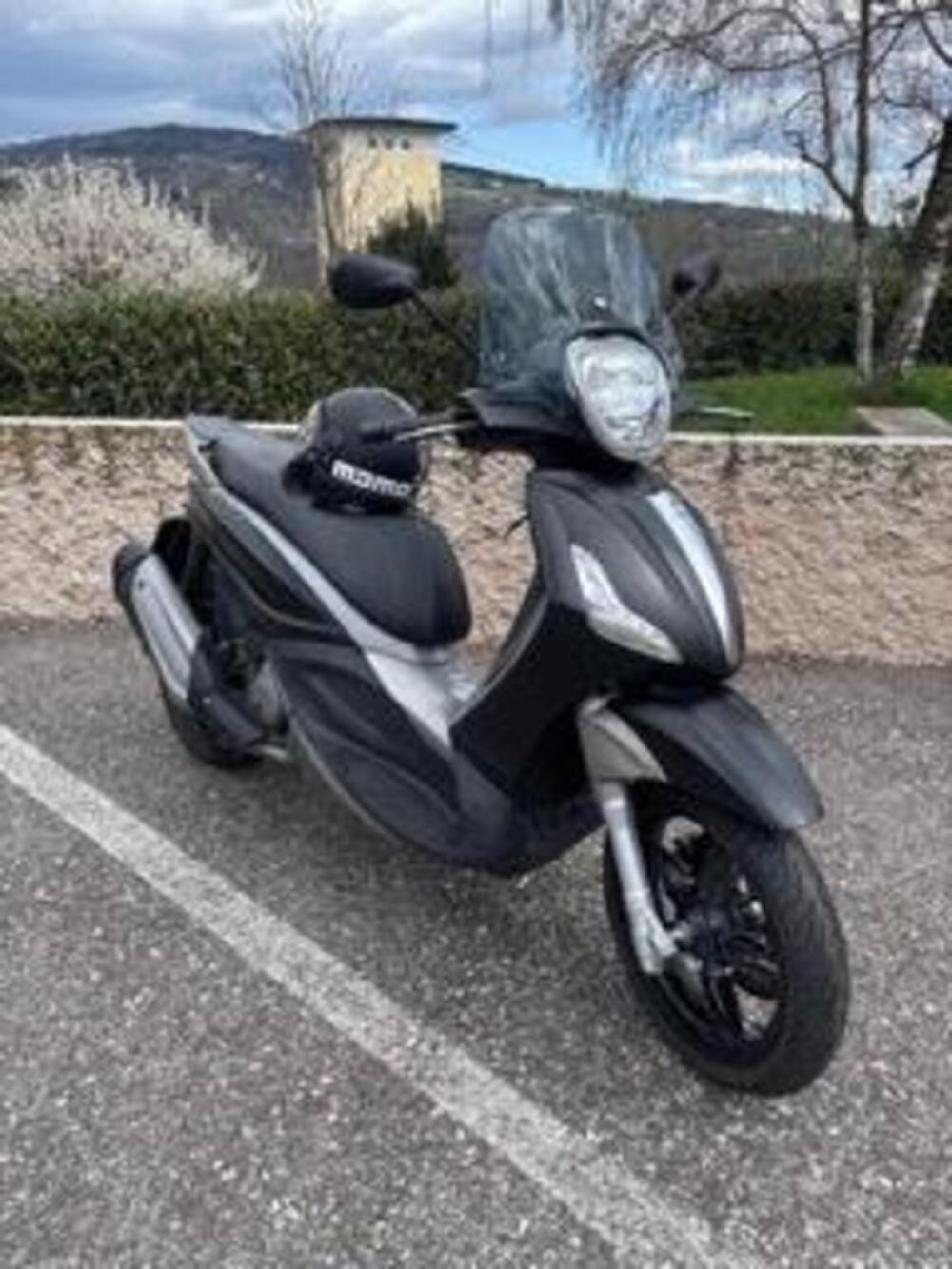 Piaggio Beverly 350 SportTouring ie ABS (2011 - 17) (2)