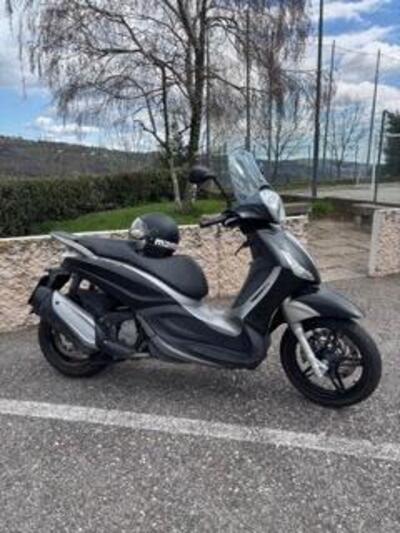 Piaggio Beverly 350 SportTouring ie ABS (2011 - 17) usata