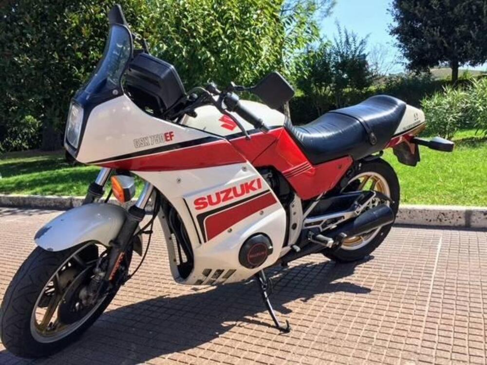 Suzuki GR 72 A 