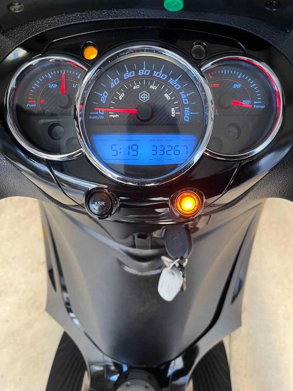 Piaggio Beverly 300 i.e. Police ABS-ASR (2017 - 20) (5)