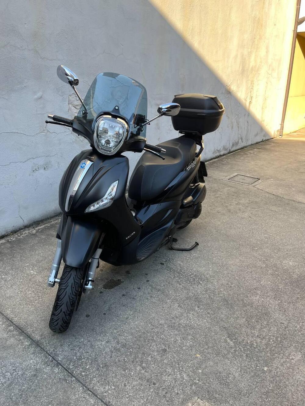 Piaggio Beverly 300 i.e. Police ABS-ASR (2017 - 20) (6)