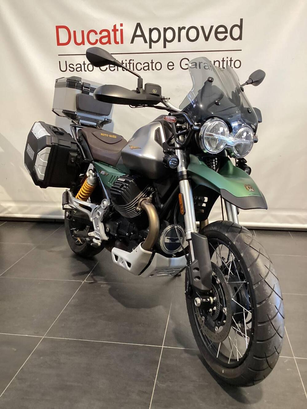 Moto Guzzi V85 TT Centenario (2021 - 22) (2)