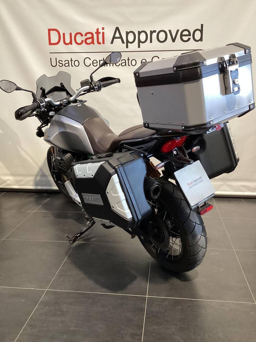 Moto Guzzi V85 TT Centenario (2021 - 22) (4)