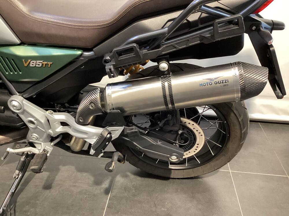 Moto Guzzi V85 TT Centenario (2021 - 22) (6)