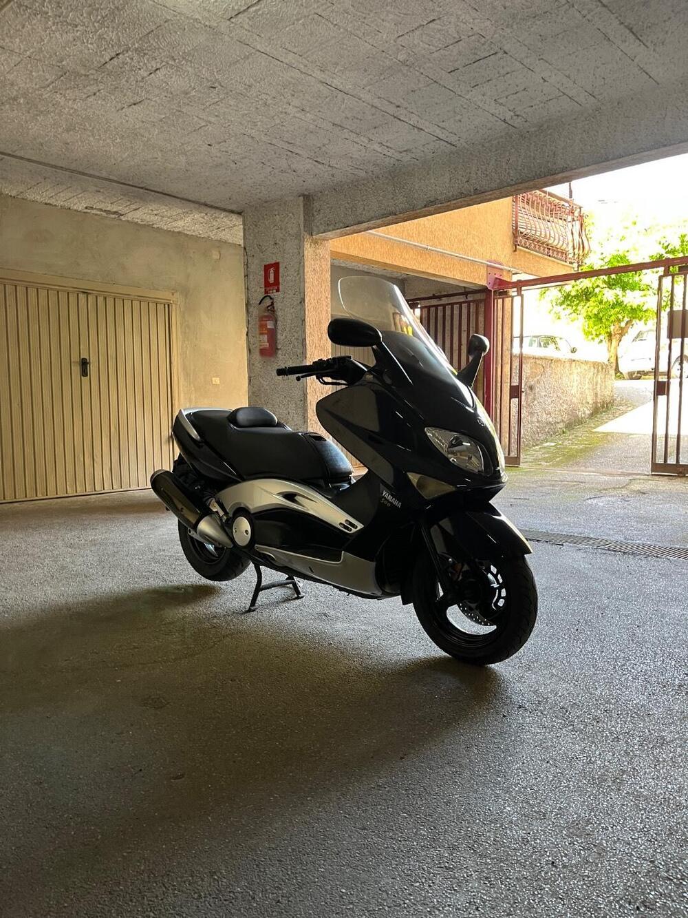 Yamaha T-Max 500 (2001 - 03) (3)